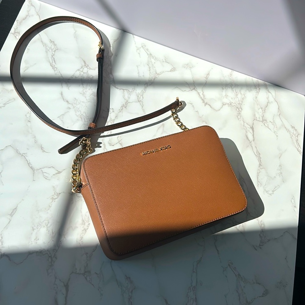 Micheal Kors Crossbody